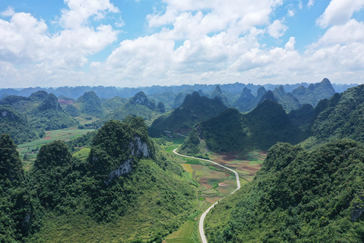 Lang thang Việt Nam, hành trình >17000km, 100+ ngày! Lang thang Việt Nam, hành trình >17000km, 100+ ngày!