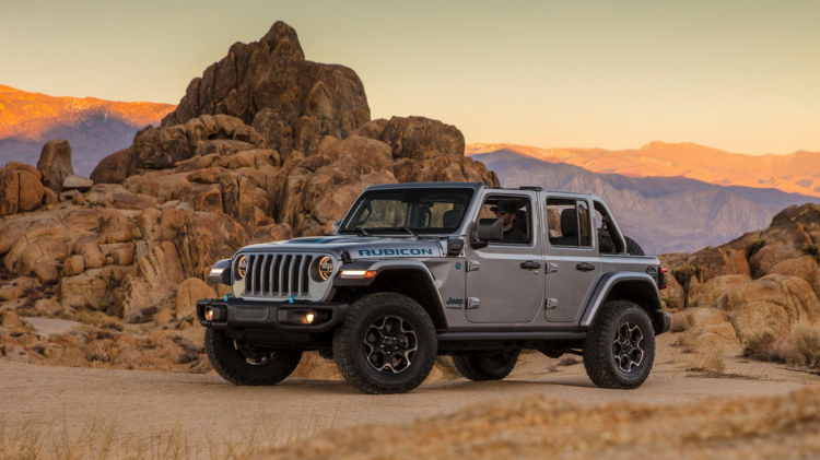 Jeep Wrangler 4xe ra mắt: xe địa hình động cơ hybrid mạnh 375 mã lực