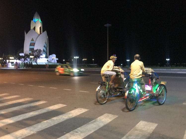 Lần đầu đi viếng Đức mẹ La Vang cùng ''emchai aiten'' Lần đầu đi viếng Đức mẹ La Vang cùng ''emchai aiten''