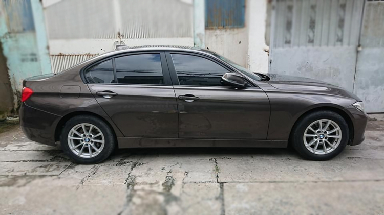 BMW 320i 2012 bán lại rẻ ngang Hyundai Elantra: Lựa chọn nhập môn xe Đức lý tưởng
