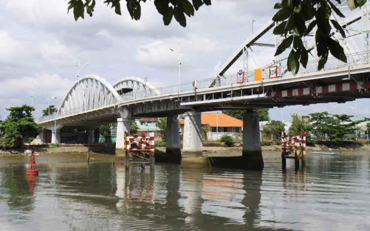 Cầu Tân Thuận mở rộng và thêm cảnh kẹt xe cả ngày