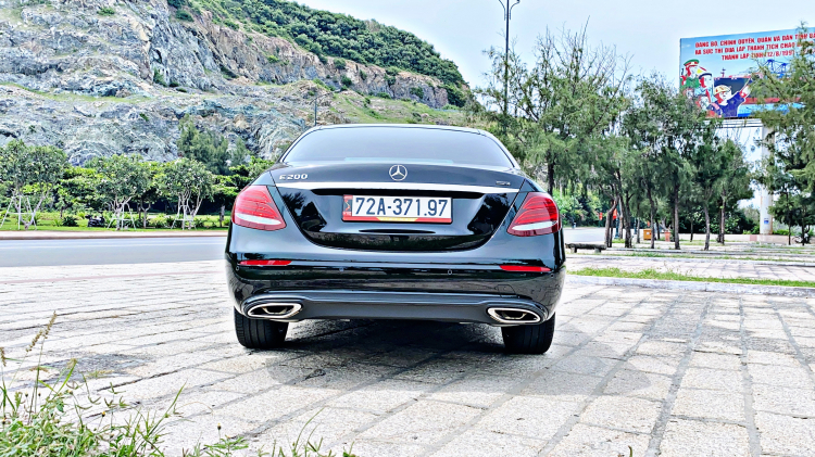 Mercedes E200 Sport lăn bánh 11.2019