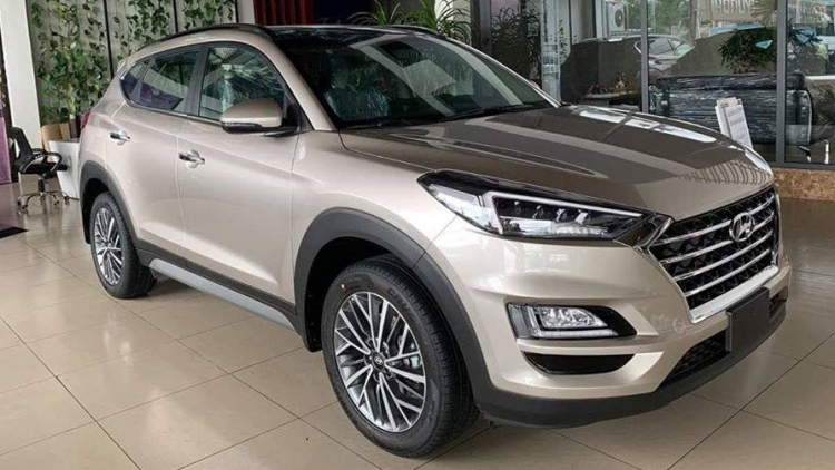 Hyundai Tucson 2.0 mới lấy đã nghe thấy mùi lạ, nhờ các bác chỉ giáo