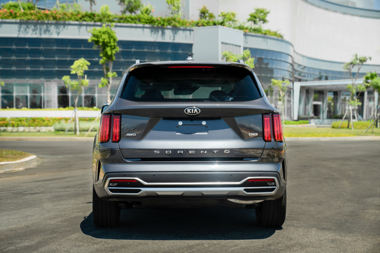 Kia Sorento 2021 chính thức ra mắt tại Việt Nam: tràn ngập trang bị, giá cao nhất 1,35 tỷ đồng Kia Sorento 2021 chính thức ra mắt tại Việt Nam: tràn ngập trang bị, giá cao nhất 1,35 tỷ đồng