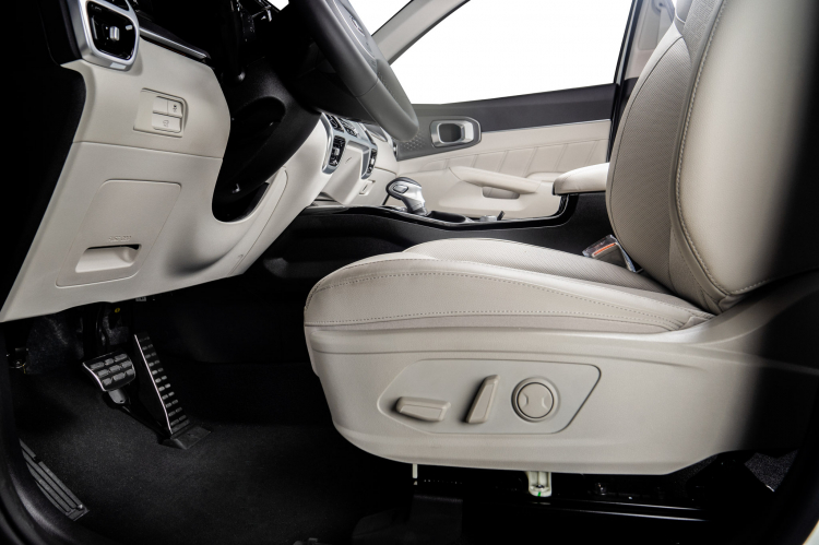 Kia Sorento 2021 chính thức ra mắt tại Việt Nam: tràn ngập trang bị, giá cao nhất 1,35 tỷ đồng Kia Sorento 2021 chính thức ra mắt tại Việt Nam: tràn ngập trang bị, giá cao nhất 1,35 tỷ đồng