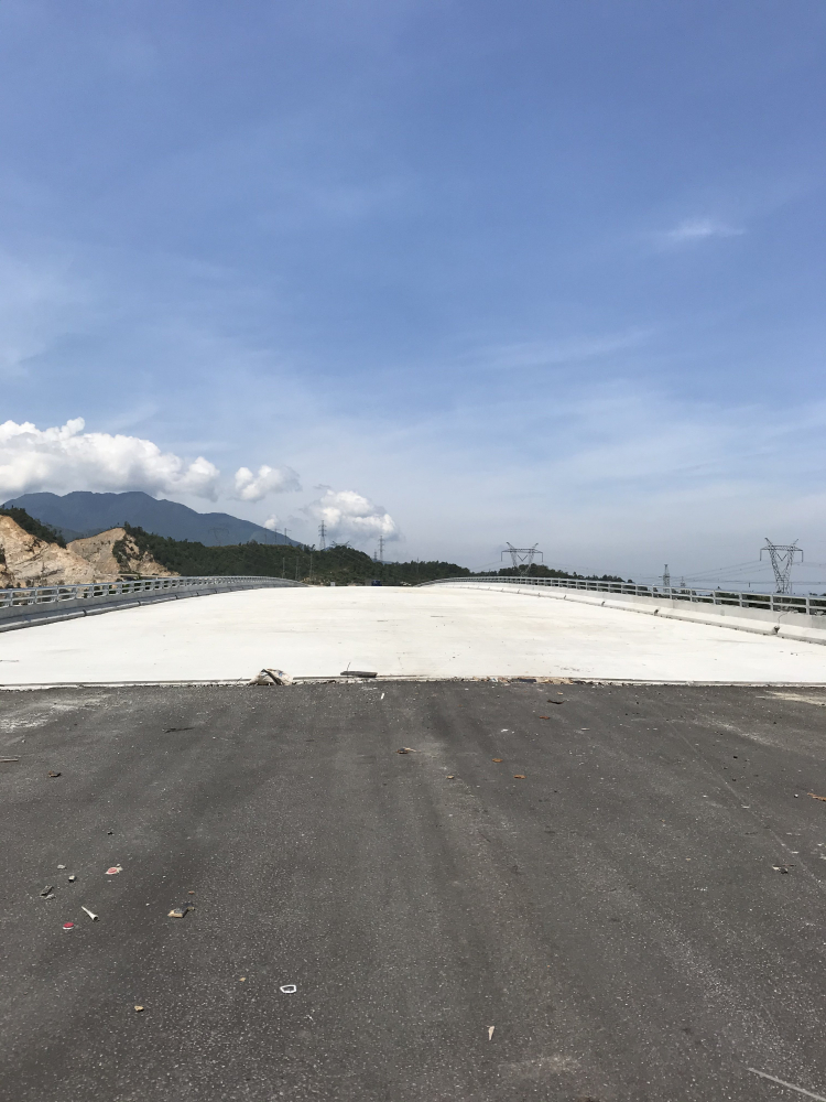Cập nhật về đường bộ cao tốc Bắc-Nam, giấc mơ xuyên Việt trở nên dễ dàng hơn Cập nhật về đường bộ cao tốc Bắc-Nam, giấc mơ xuyên Việt trở nên dễ dàng hơn