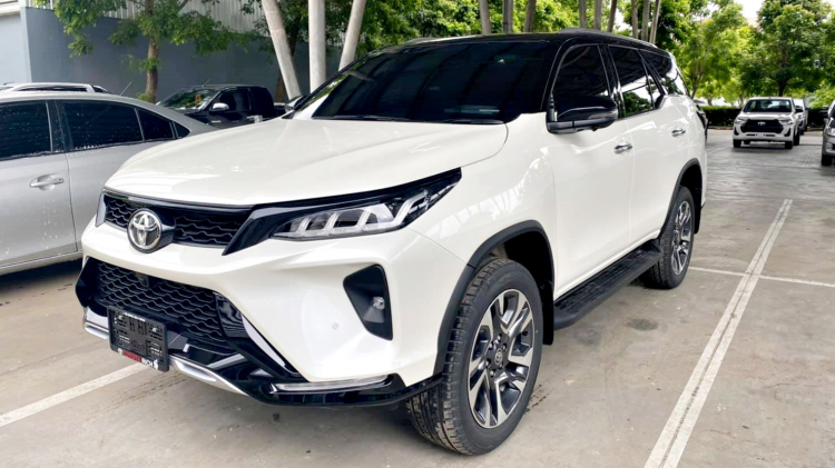 Toyota Fortuner 2021 chính thức ra mắt tại Việt Nam: Có tới 7 phiên bản, giá từ 995 triệu-1,4 tỷ đồng