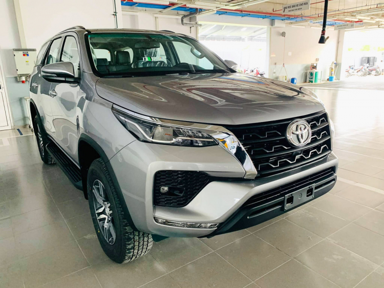 Giá lăn bánh Toyota Fortuner 2021 vừa ra mắt tại Việt Nam: cao nhất 1,5 tỷ đồng
