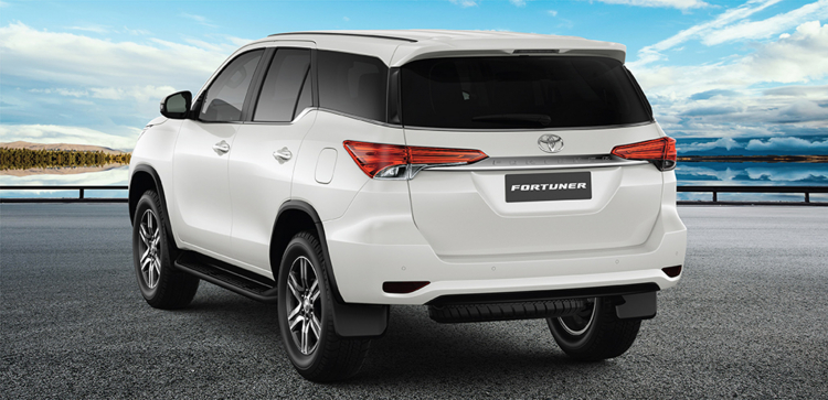 Chi tiết trang bị trên các phiên bản Toyota Fortuner 2021: có còn bị chê nghèo nàn?