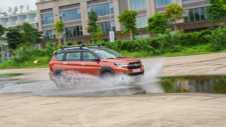 XL7 hoàn toàn mới - Kẻ thay đổi cuộc chơi, sắp xếp lại vị thế của Suzuki trong phân khúc SUV 7 chỗ tại Việt Nam XL7 hoàn toàn mới - Kẻ thay đổi cuộc chơi, sắp xếp lại vị thế của Suzuki trong phân khúc SUV 7 chỗ tại Việt Nam