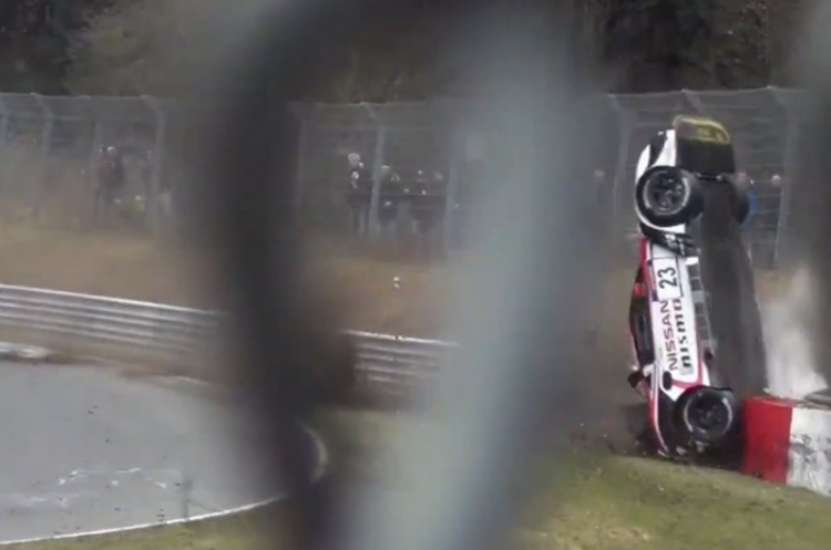 Xe đua Nissan GT-R GT3 đâm chết khán giả ở Nurburgring