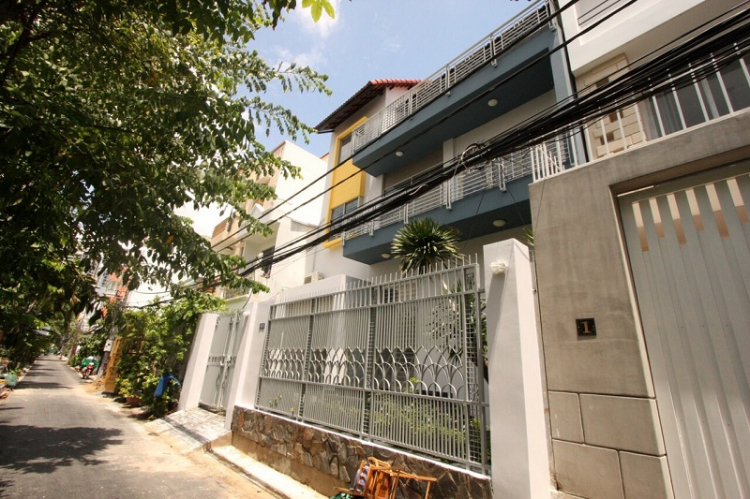 Cần tiền bán nhanh căn villa mini khu Làng Báo Chí phường Thảo Điền quận 2