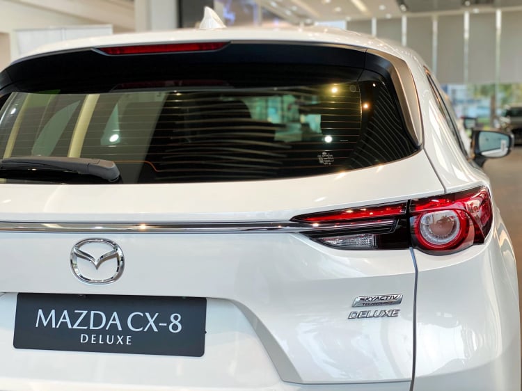 Mazda CX-8 Deluxe nâng cấp trang bị, giá vẫn 999 triệu để hút khách hơn