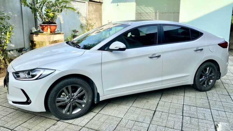 Cần mua Hyundai Elantra 2016-2018