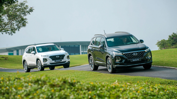 So sánh Toyota Fortuner 2021 và Hyundai SantaFe: chọn SUV Nhật hay CUV Hàn khi chênh 189 triệu?