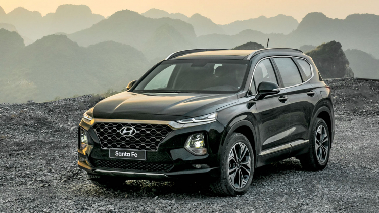 So sánh Toyota Fortuner 2021 và Hyundai SantaFe: chọn SUV Nhật hay CUV Hàn khi chênh 189 triệu?