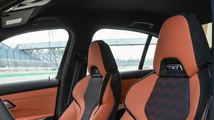 BMW giới thiệu M3 Sedan và M4 Coupe 2021: Thiết kế lưới tản nhiệt gây tranh cãi BMW giới thiệu M3 Sedan và M4 Coupe 2021: Thiết kế lưới tản nhiệt gây tranh cãi