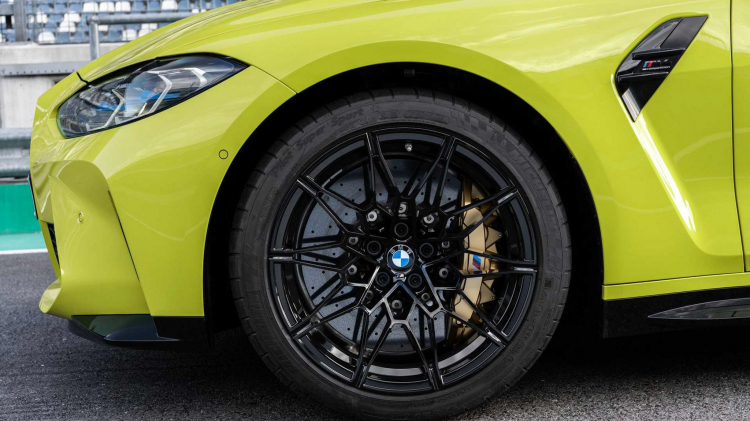 BMW giới thiệu M3 Sedan và M4 Coupe 2021: Thiết kế lưới tản nhiệt gây tranh cãi BMW giới thiệu M3 Sedan và M4 Coupe 2021: Thiết kế lưới tản nhiệt gây tranh cãi