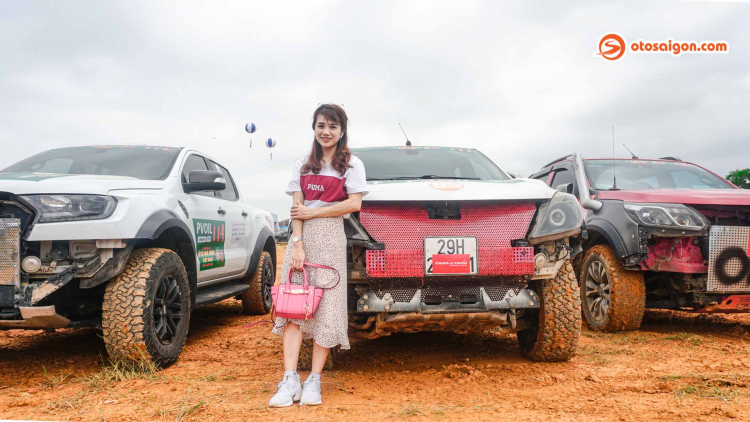 Những bóng hồng xuất hiện tại Giải Đua xe Ô tô Địa hình Việt Nam PV OIL CUP 2020