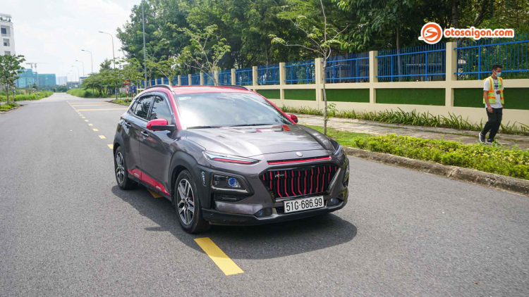 Bộ đôi người dùng đánh giá xe Hyundai Kona: Lựa chọn SUV nào trong tầm giá 800 triệu?