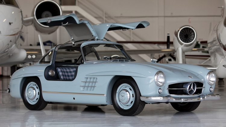 Vẻ đẹp vượt thời gian của Mercedes-Benz 300SL Gullwing 1957