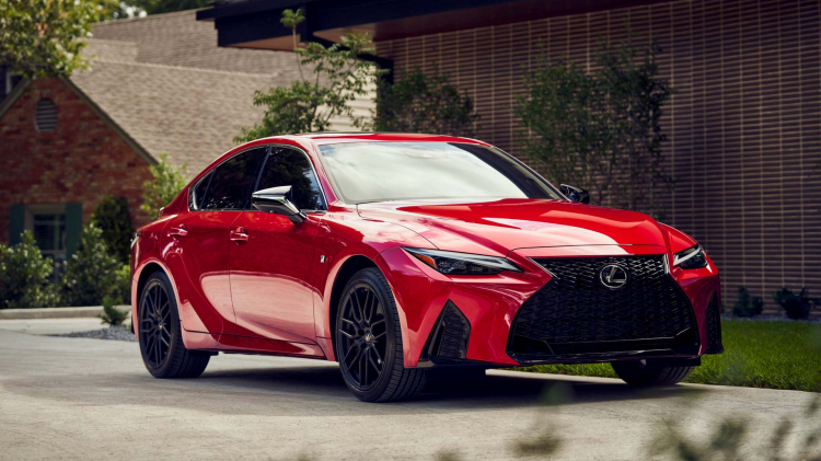 Lexus IS 2021 có 4 phiên bản, giá từ 39.000 USD tại Mỹ