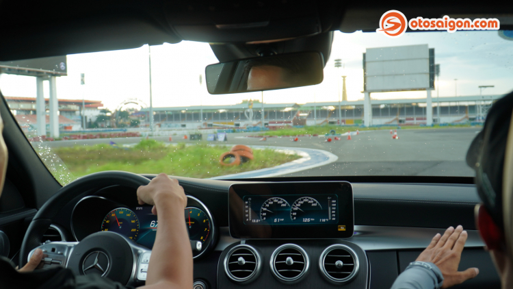 Vần vô lăng, rèn tay lái tại Học viện Lái xe An toàn (MBDE) 2020