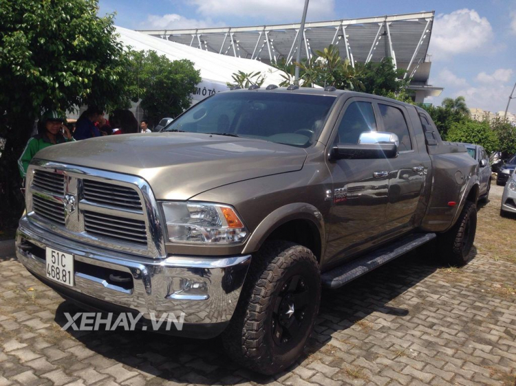 Cận cảnh Ford F-450 Super Duty Limited tại Việt Nam: kích thước “ngoại cỡ", dài gần 7m Cận cảnh Ford F-450 Super Duty Limited tại Việt Nam: kích thước “ngoại cỡ", dài gần 7m
