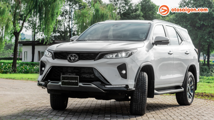 So sánh Mitsubishi Pajero Sport và Toyota Fortuner Legender: Chọn SUV 7 chỗ máy dầu cao cấp nào?