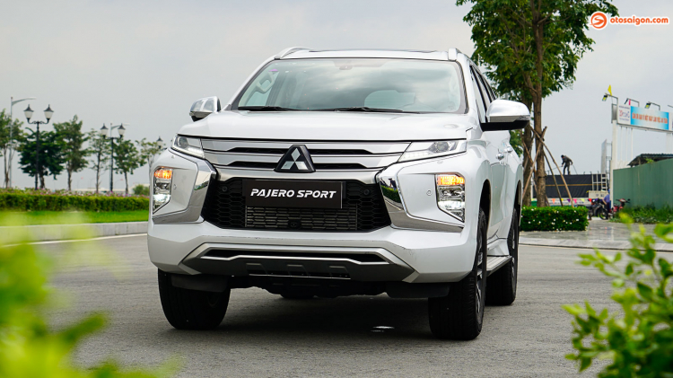 Giá lăn bánh Mitsubishi Pajero Sport 2020 tăng so với trước nhưng vẫn rẻ hơn Fortuner, Everest