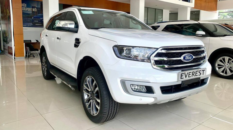 So sánh Mitsubishi Pajero Sport và Ford Everest: chọn SUV máy dầu cao cấp nào trong tầm giá 1,4 tỷ?