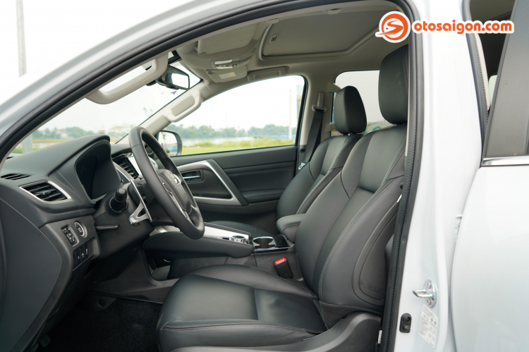 So sánh Mitsubishi Pajero Sport và Ford Everest: chọn SUV máy dầu cao cấp nào trong tầm giá 1,4 tỷ? So sánh Mitsubishi Pajero Sport và Ford Everest: chọn SUV máy dầu cao cấp nào trong tầm giá 1,4 tỷ?