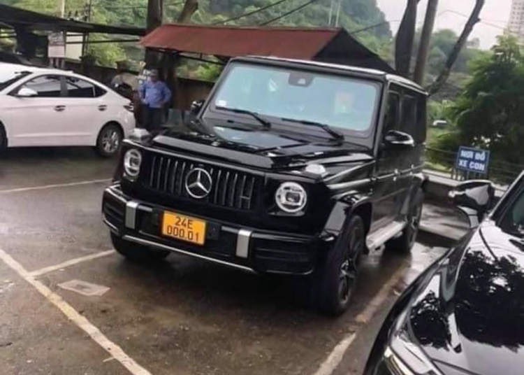 Chiếc Mercedes-AMG G63 hơn 10 tỷ tại Lào Cai gây tò mò khi đăng ký biển số vàng của xe chạy dịch vụ