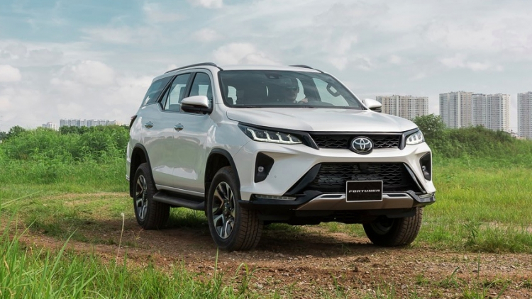 Tài chính hơn 1 tỉ, có nên mua Toyota Fortuner 2020 Legender?