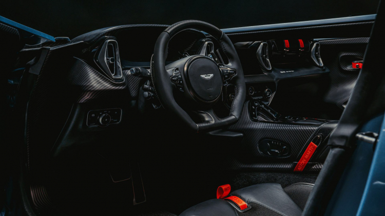 Aston Martin V12 Speedster lần đầu lộ diện trên đường thử: siêu xe giới hạn 88 chiếc