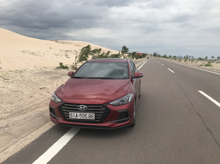 Cận cảnh 7 thế hệ Hyundai Elantra: Thay đổi để tìm ra chất riêng