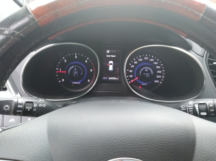 Hyundai Santafe ckd 2015 chạy được 100.000 km bị hao nhớt máy