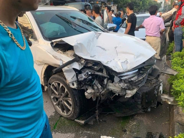 Ô tô "điên" đâm hàng loạt người, 1 người tử vong ở Hà Nộ