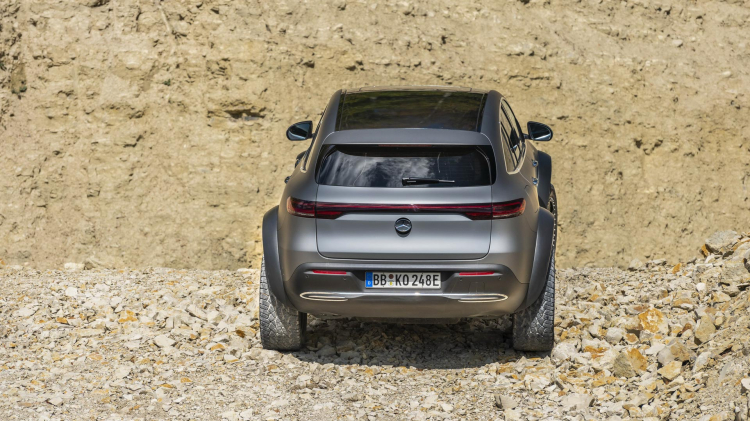 Mercedes-Benz giới thiệu EQC 4×4²: xe điện offroad cực chất