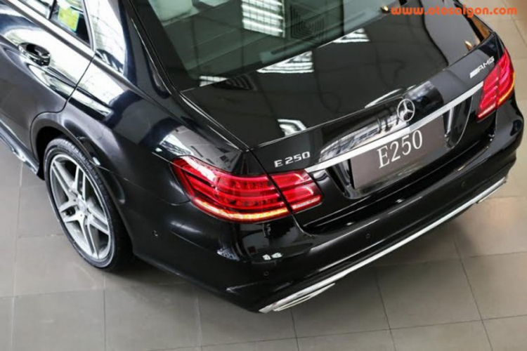 Ngắm Mercedes-Benz E250 AMG giá 2,259 tỷ đồng tại Haxaco