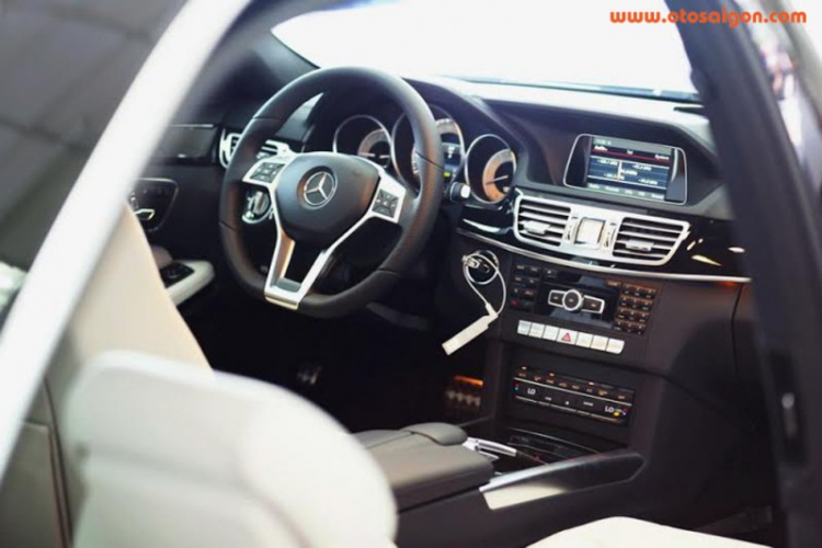 Ngắm Mercedes-Benz E250 AMG giá 2,259 tỷ đồng tại Haxaco