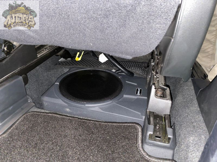 Cách âm cửa và nâng cấp hệ thống âm thanh cơ bản cho Subaru Forester