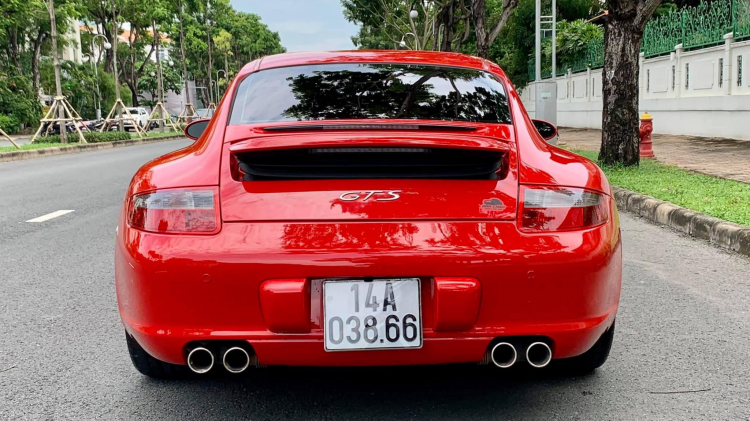 Vẻ đẹp của Porsche 911 hơn 10 năm tuổi tại Việt Nam