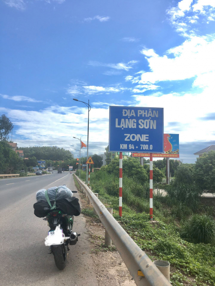 Chuyến độc hành bằng xe máy qua 23 tỉnh thành