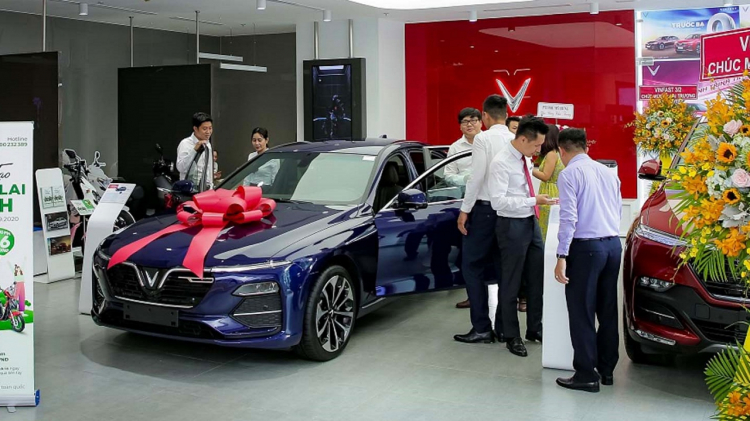 Xe nhập lẫn xe lắp ráp "đua" ưu đãi 50%, thậm chí 100% trước bạ để hút khách dịp cuối năm Xe nhập lẫn xe lắp ráp "đua" ưu đãi 50%, thậm chí 100% trước bạ để hút khách dịp cuối năm