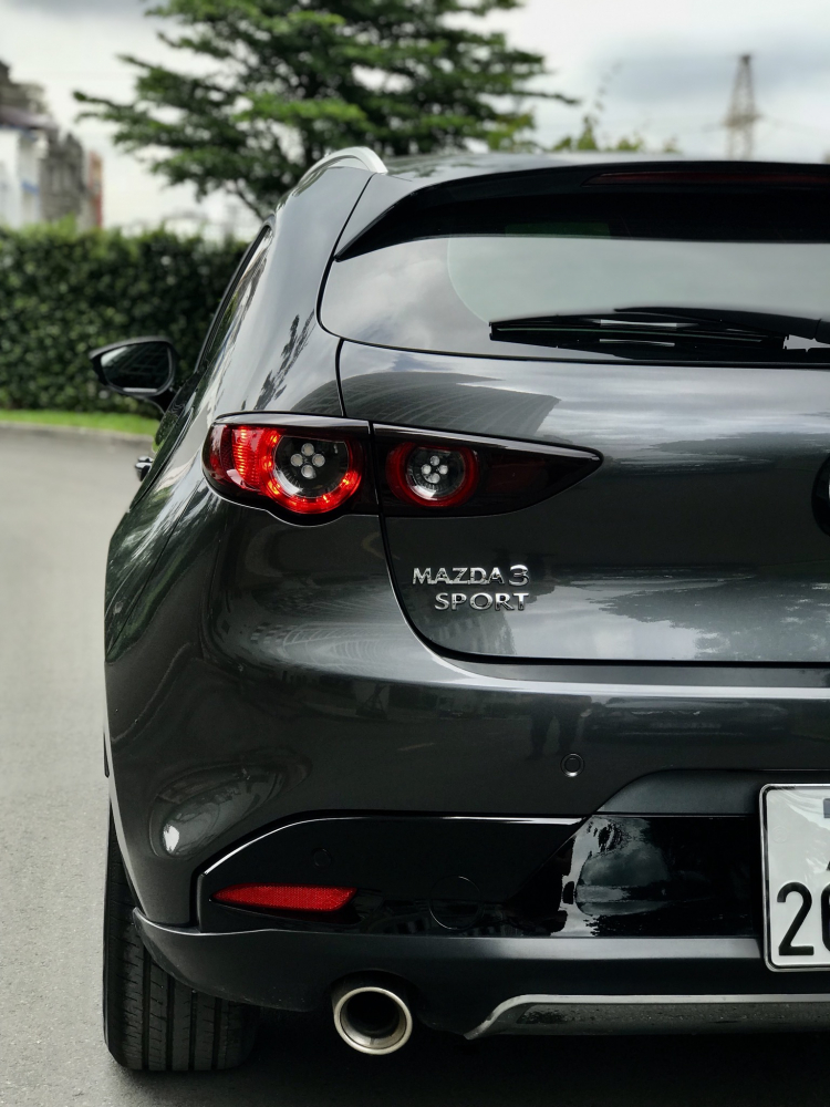 Mazda 3 bản sport 2020 chạy lướt.