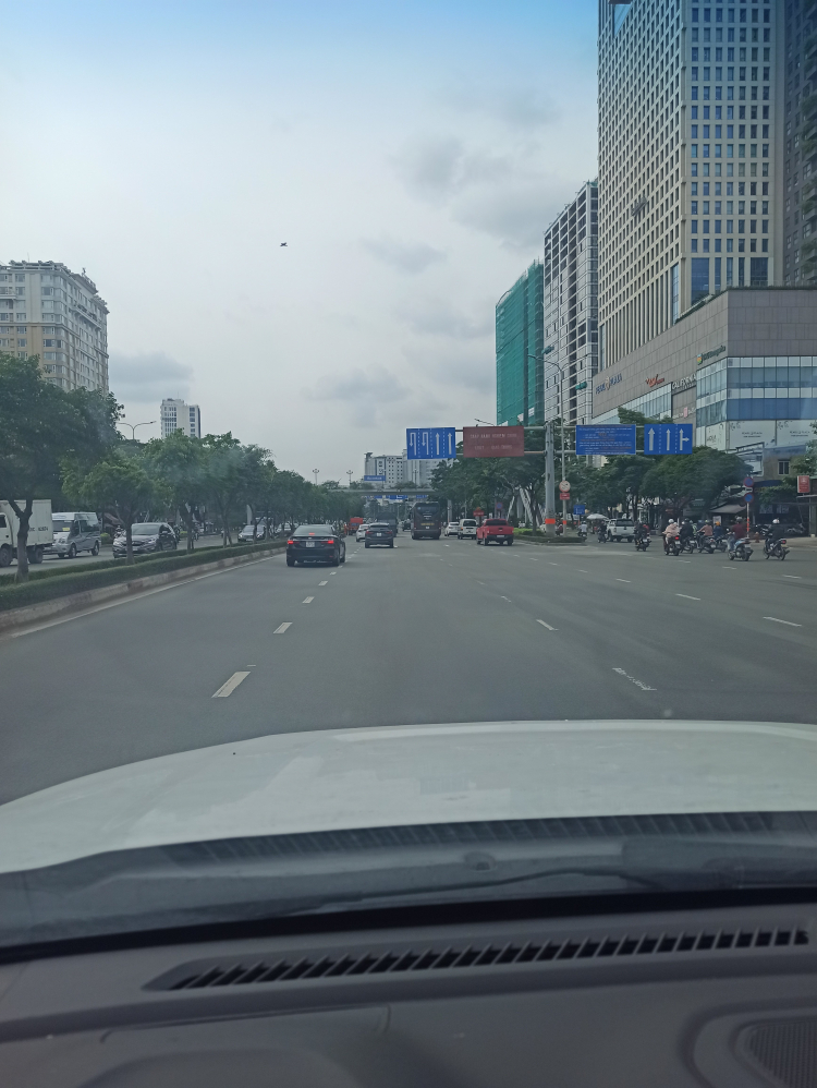 Cấm các phương tiện qua cầu vượt Nguyễn Hữu Cảnh từ ngày 29/10 để thi công