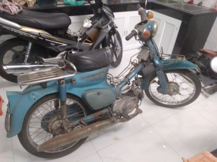 Bộ đôi Honda cub hàng hiếm.. giá gần 400 triệu Bộ đôi Honda cub hàng hiếm.. giá gần 400 triệu
