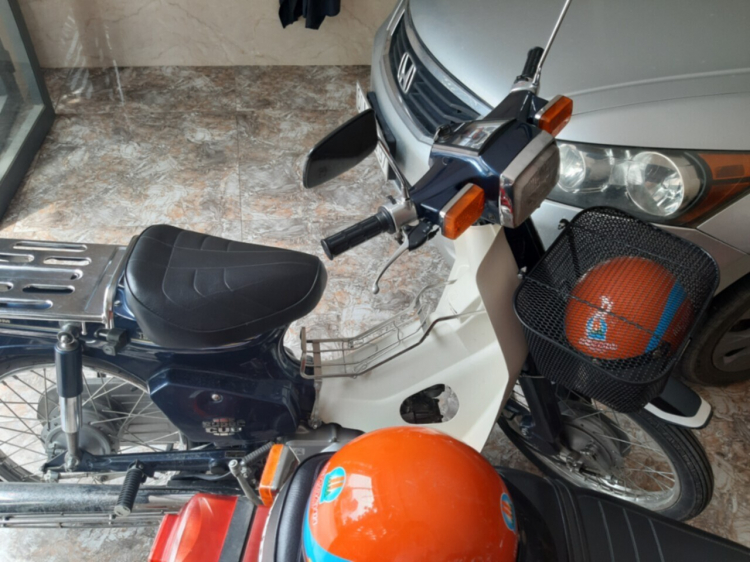 Bộ đôi Honda cub hàng hiếm.. giá gần 400 triệu