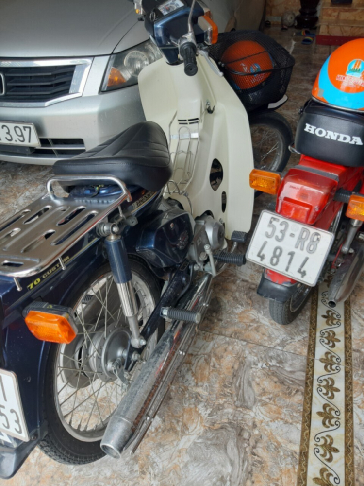 Bộ đôi Honda cub hàng hiếm.. giá gần 400 triệu